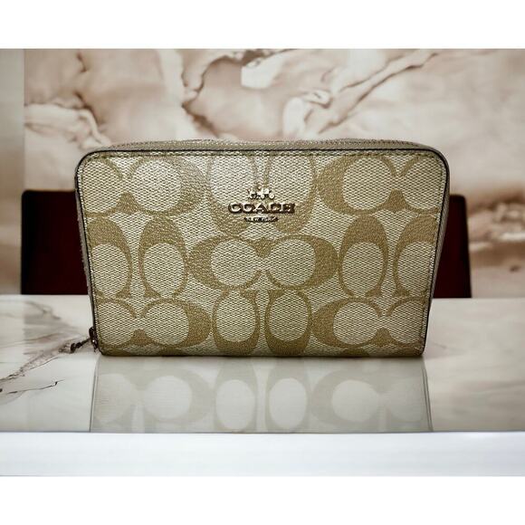 Coach C44512 Medium Signature Zip Around Wallet - Picture 1 of 4